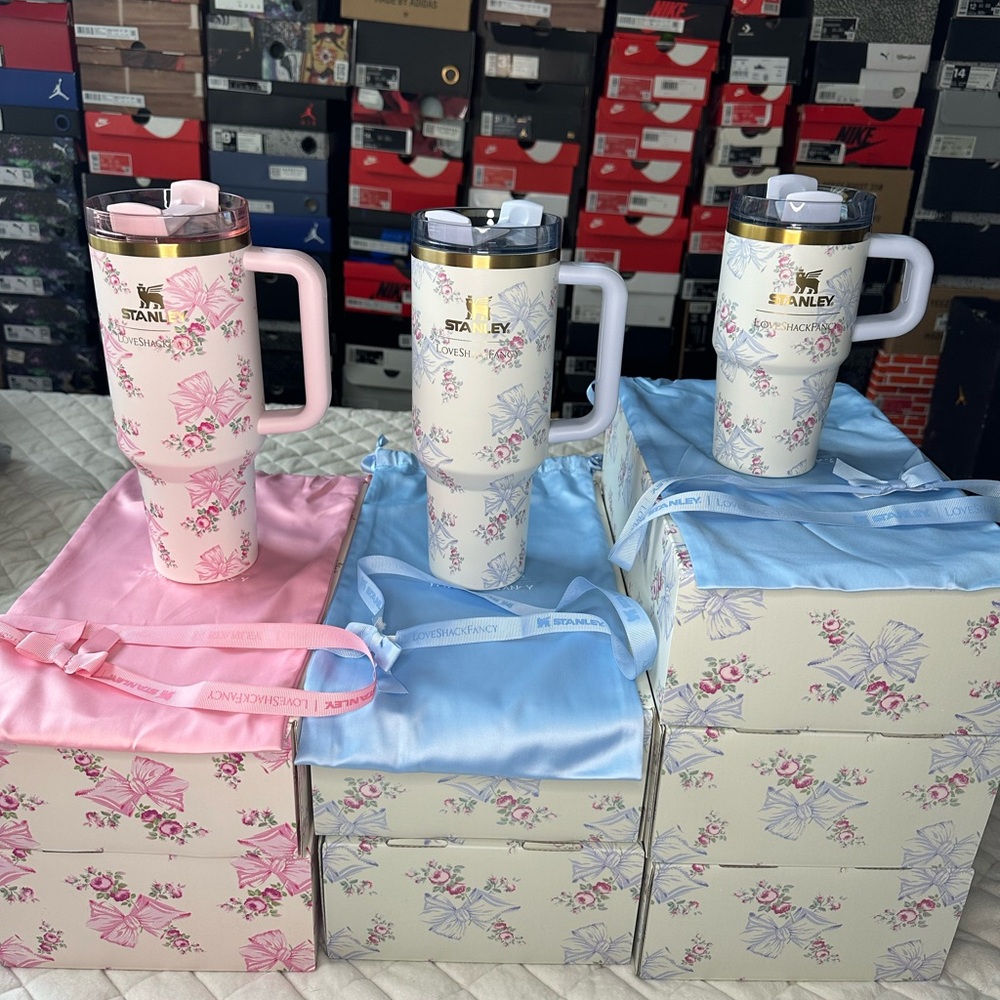 Stanley x Love Shack Fancy Tumbler 20oz Rosa Beaux Blue Holiday IN HAND